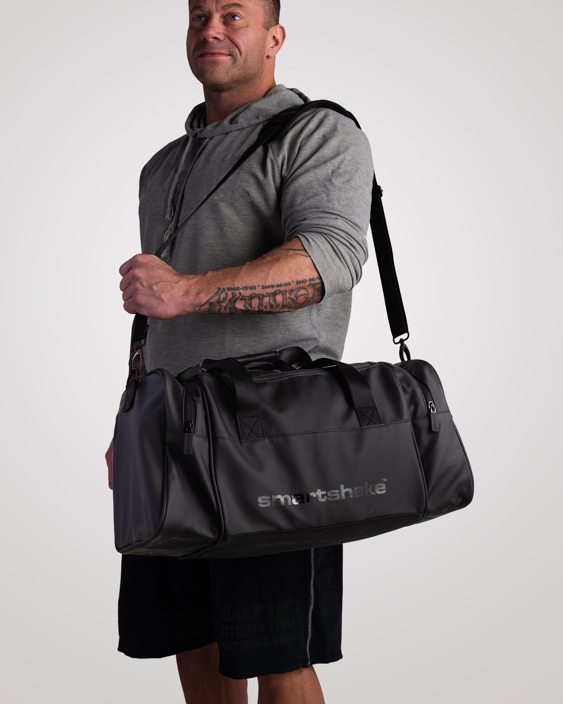gym-bag-black-u0 Smartshake_GymBag_Black_lifestyle2.jpg