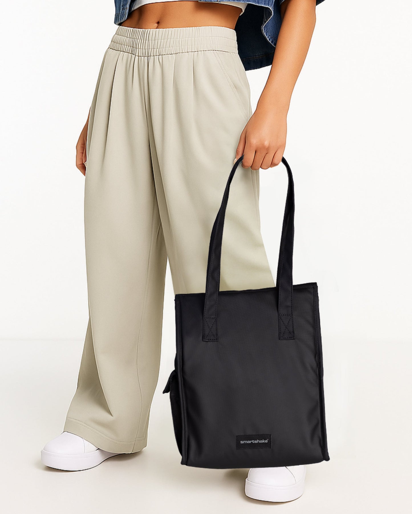 lunch-tote-bag-i6 Smartshake_Lunch_Tote_Bag_lifestyle.jpg