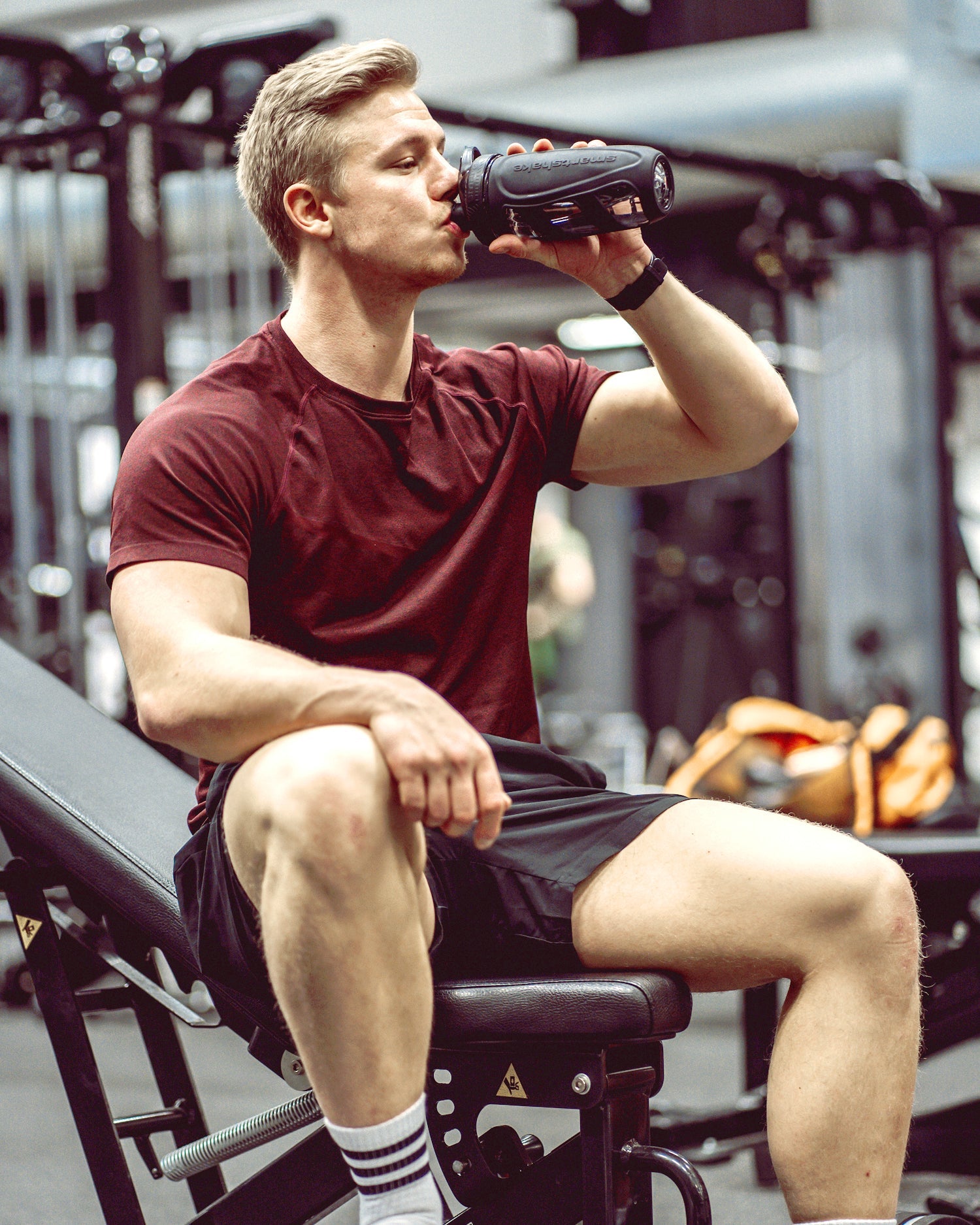 reforce-glass-black-k9 samrtshake_reforce_glass_lifestyle.jpg