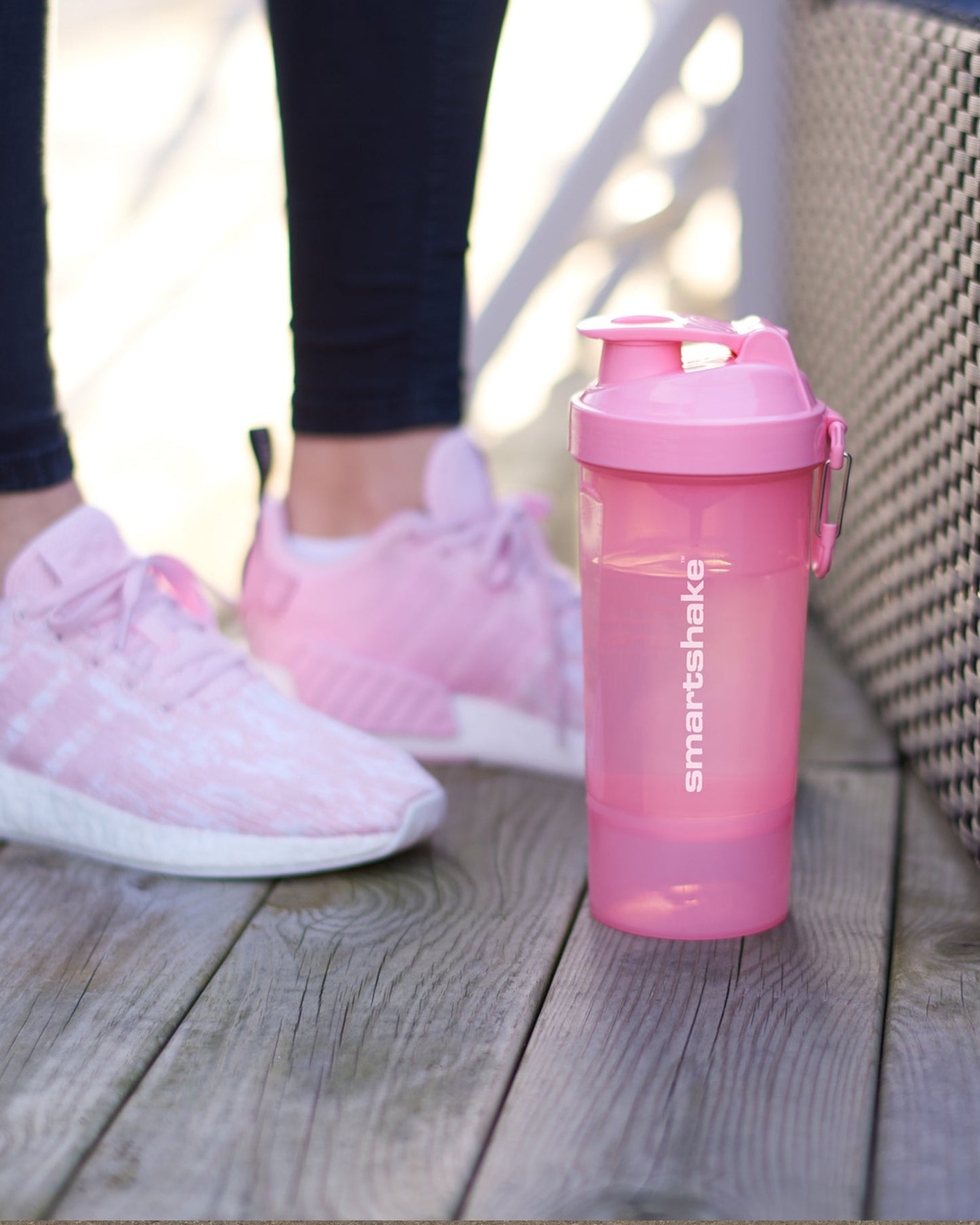 original2go-one-light-pink-r3 smartshake_02go_pink_lifestyle.jpg